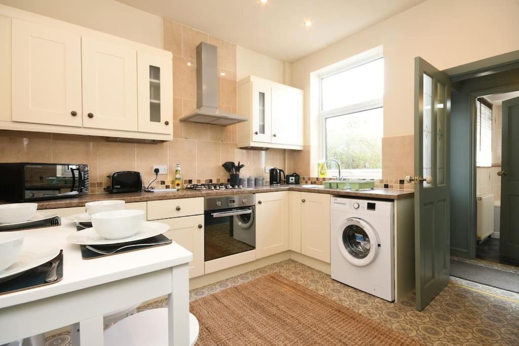 Cottage Style 3 Bedroom House - Close To City Centre & The Peaks Chesterfield Bagian luar foto