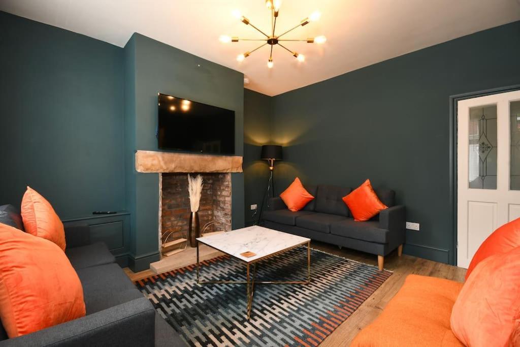 Cottage Style 3 Bedroom House - Close To City Centre & The Peaks Chesterfield Bagian luar foto