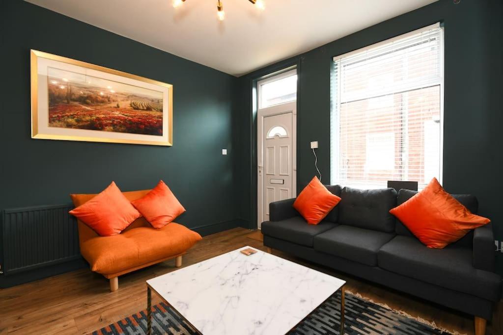 Cottage Style 3 Bedroom House - Close To City Centre & The Peaks Chesterfield Bagian luar foto