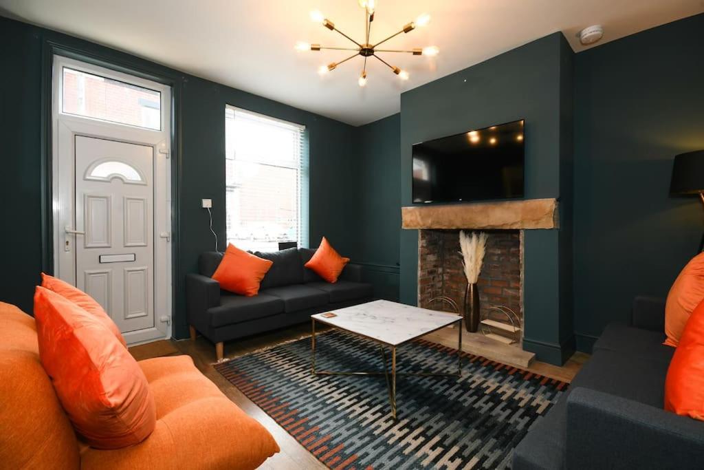 Cottage Style 3 Bedroom House - Close To City Centre & The Peaks Chesterfield Bagian luar foto