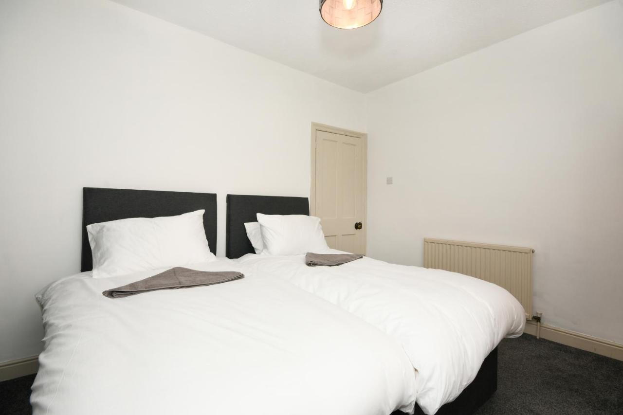 Cottage Style 3 Bedroom House - Close To City Centre & The Peaks Chesterfield Bagian luar foto